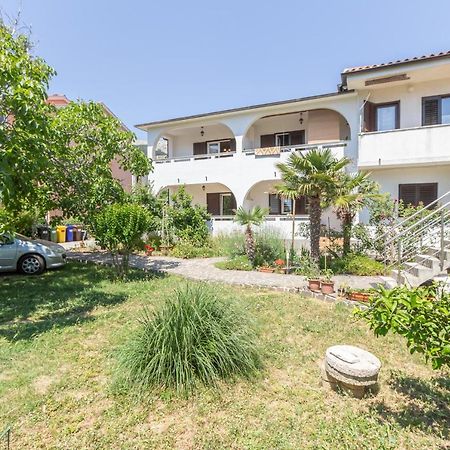 Apartment Beti With Balcony Baska  Bagian luar foto