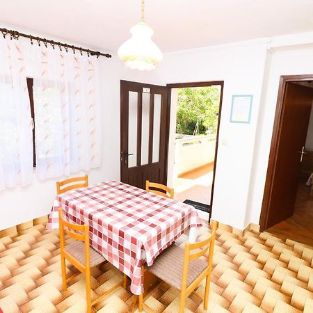 Apartment Beti With Balcony Baska  Bagian luar foto