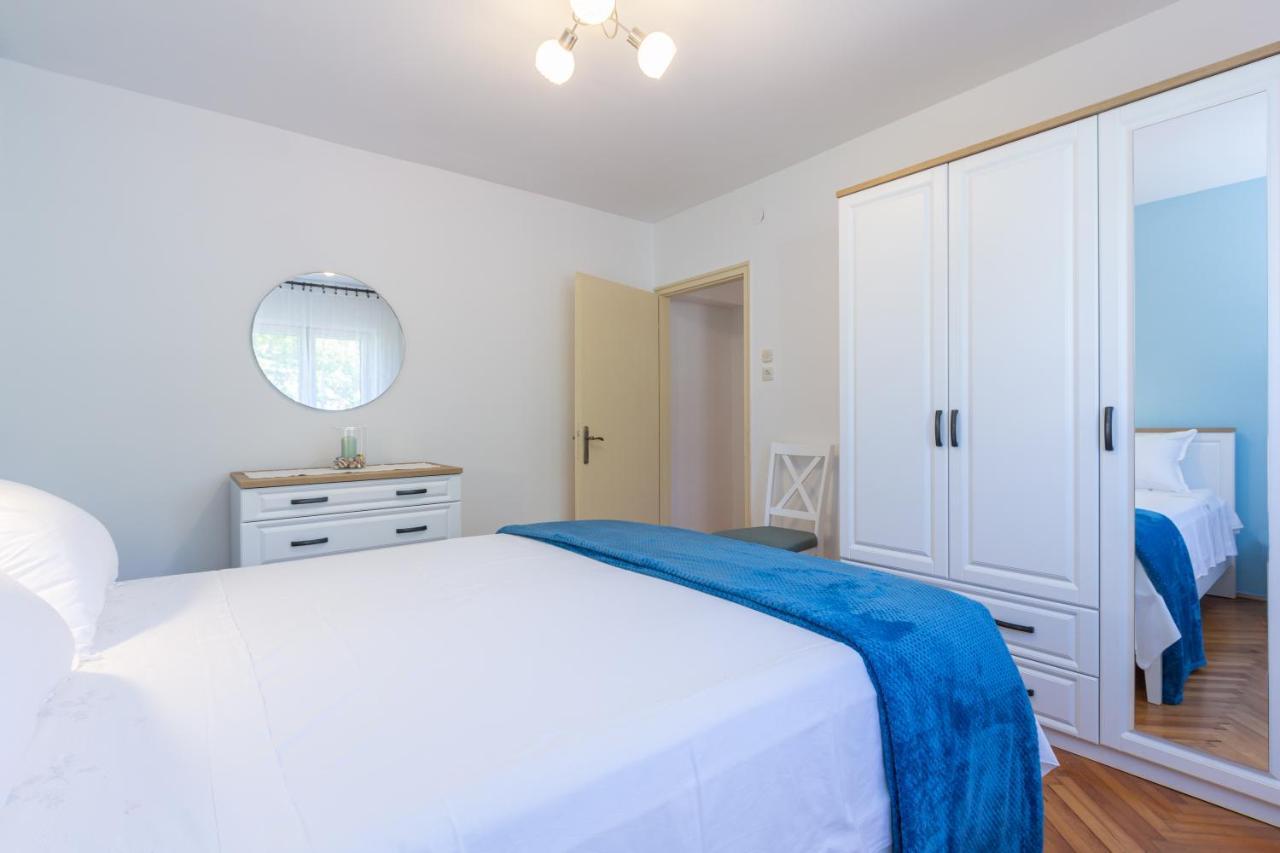Apartment Beti With Balcony Baska  Bagian luar foto