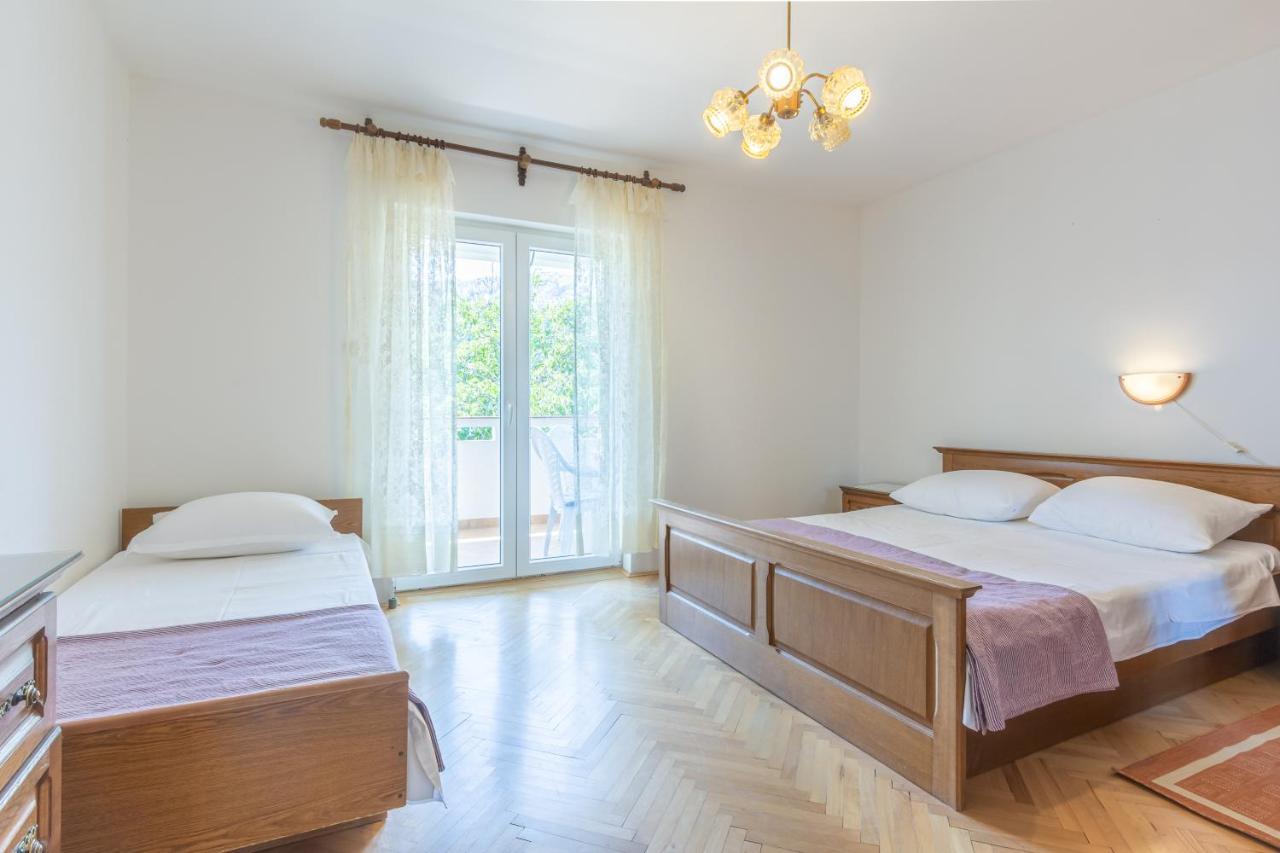 Apartment Beti With Balcony Baska  Bagian luar foto