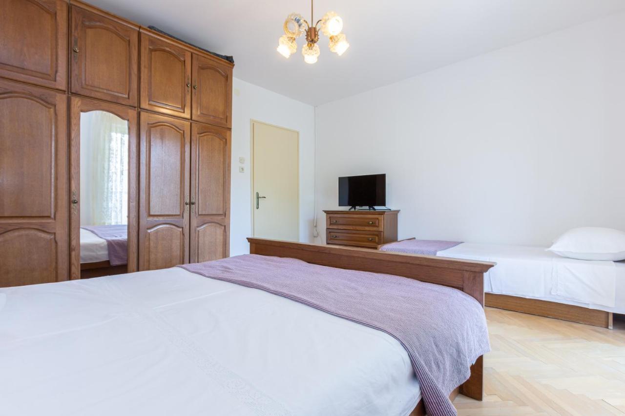 Apartment Beti With Balcony Baska  Bagian luar foto