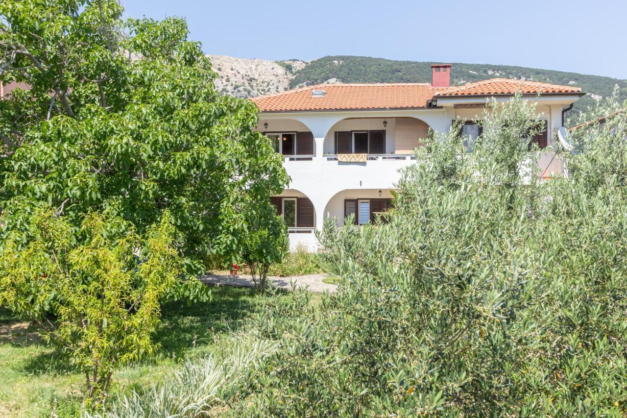 Apartment Beti With Balcony Baska  Bagian luar foto