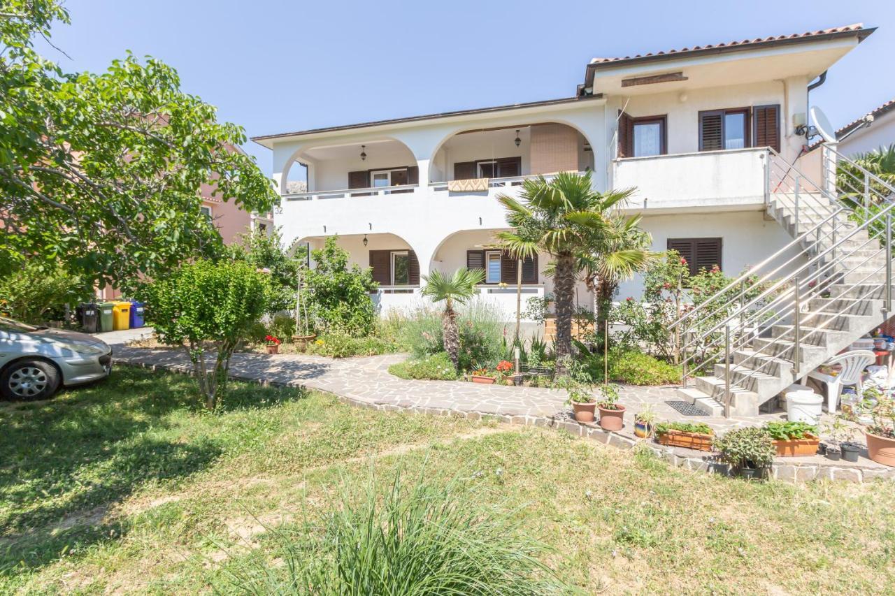 Apartment Beti With Balcony Baska  Bagian luar foto