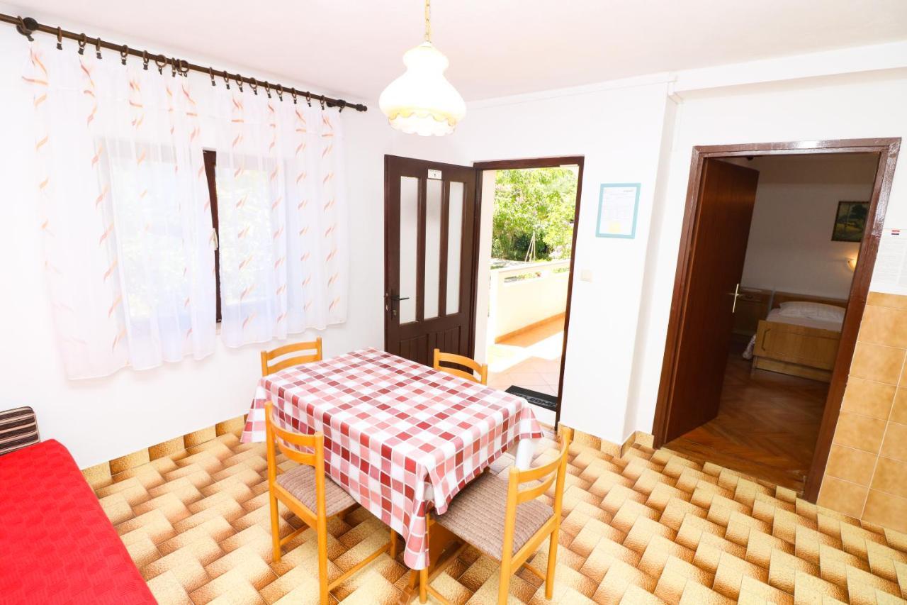 Apartment Beti With Balcony Baska  Bagian luar foto