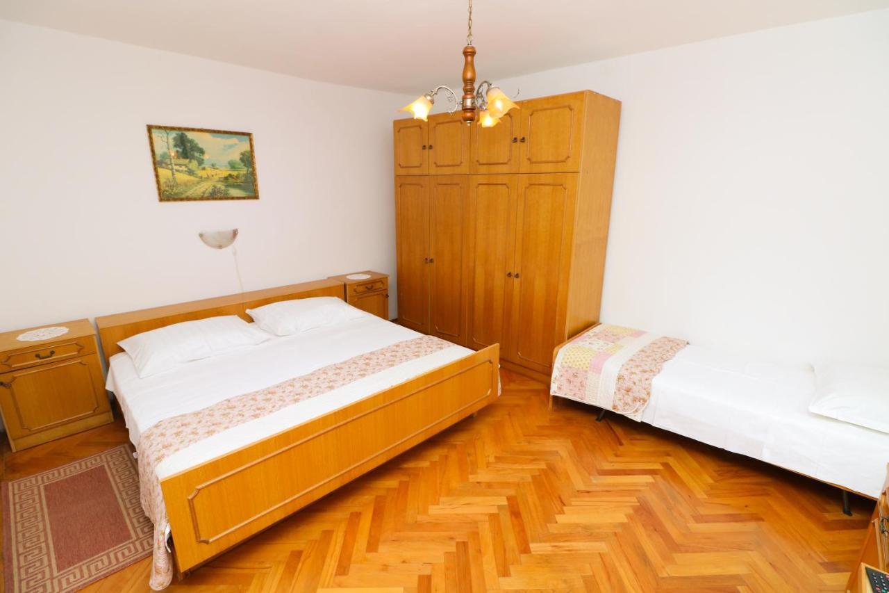 Apartment Beti With Balcony Baska  Bagian luar foto