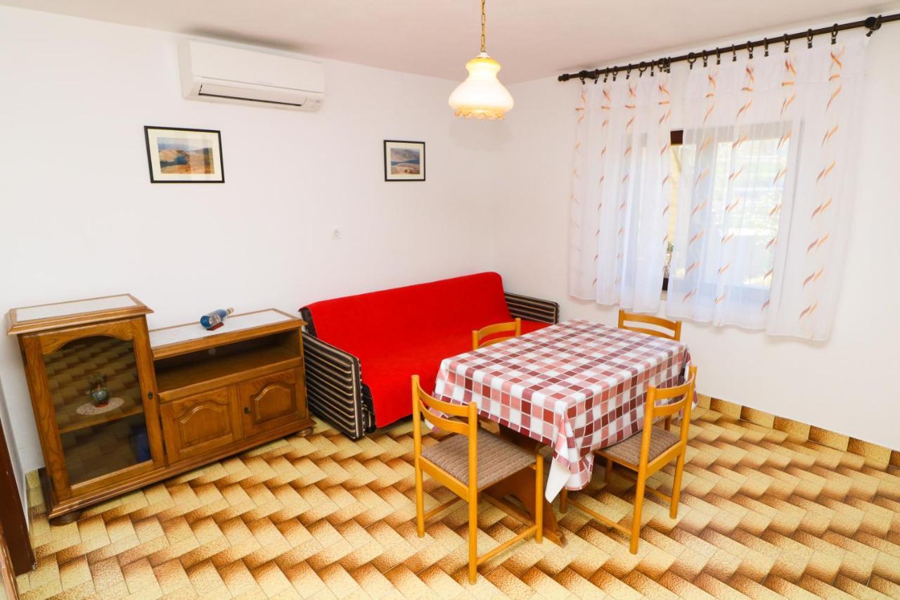 Apartment Beti With Balcony Baska  Bagian luar foto