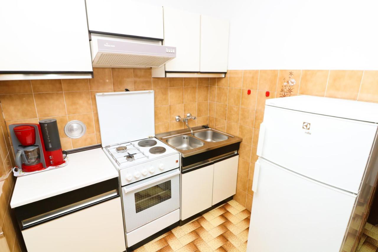Apartment Beti With Balcony Baska  Bagian luar foto